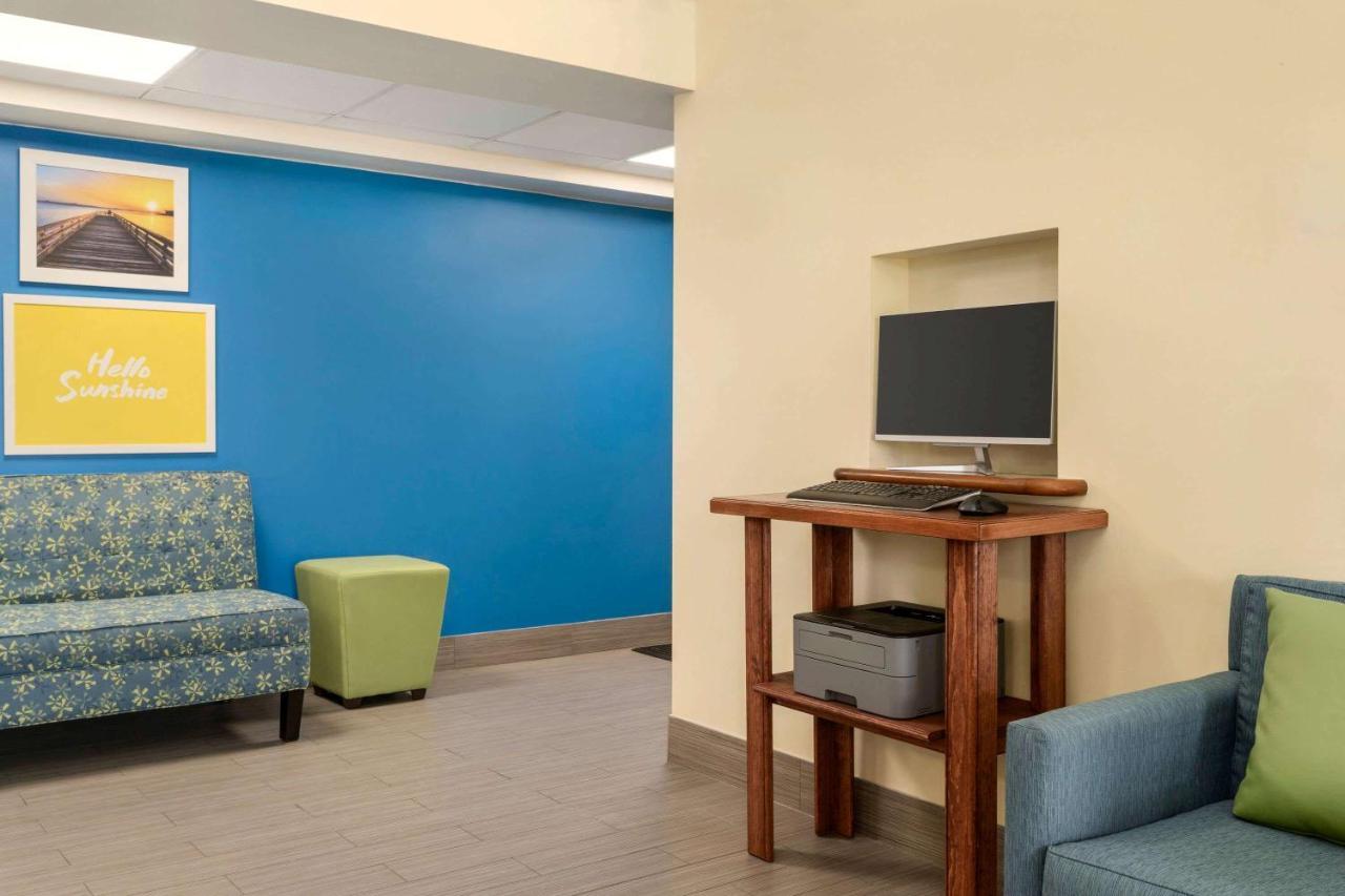 Days Inn By Wyndham Airport/Maine Mall South Portland Zewnętrze zdjęcie