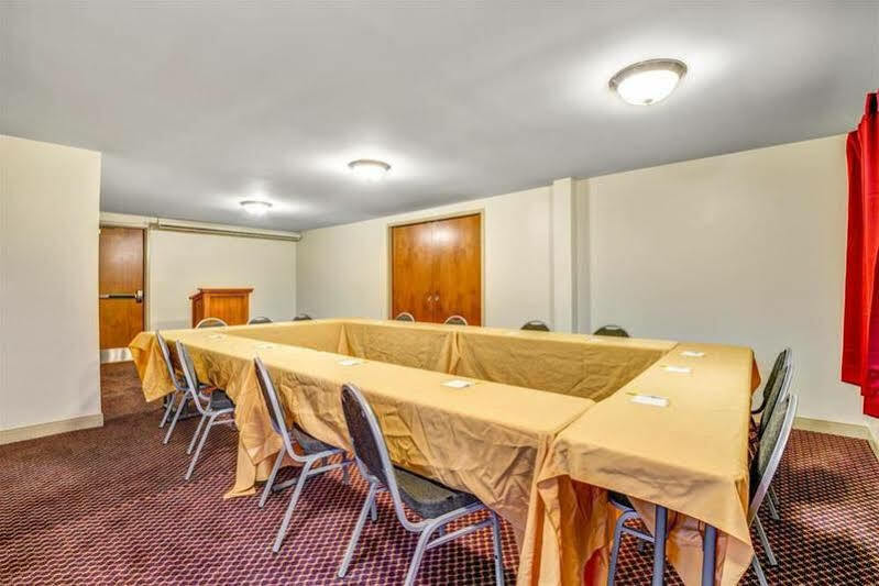 Days Inn By Wyndham Airport/Maine Mall South Portland Zewnętrze zdjęcie
